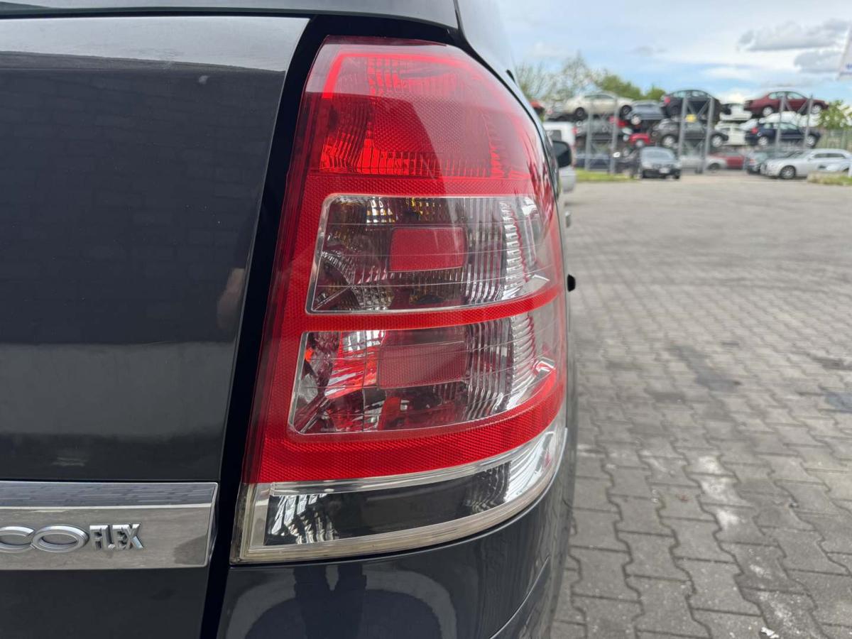 Opel Zafira B original R&uuml;cklicht R&uuml;ckleuchte Schlussleuchte rechts Facelift Bj.2012